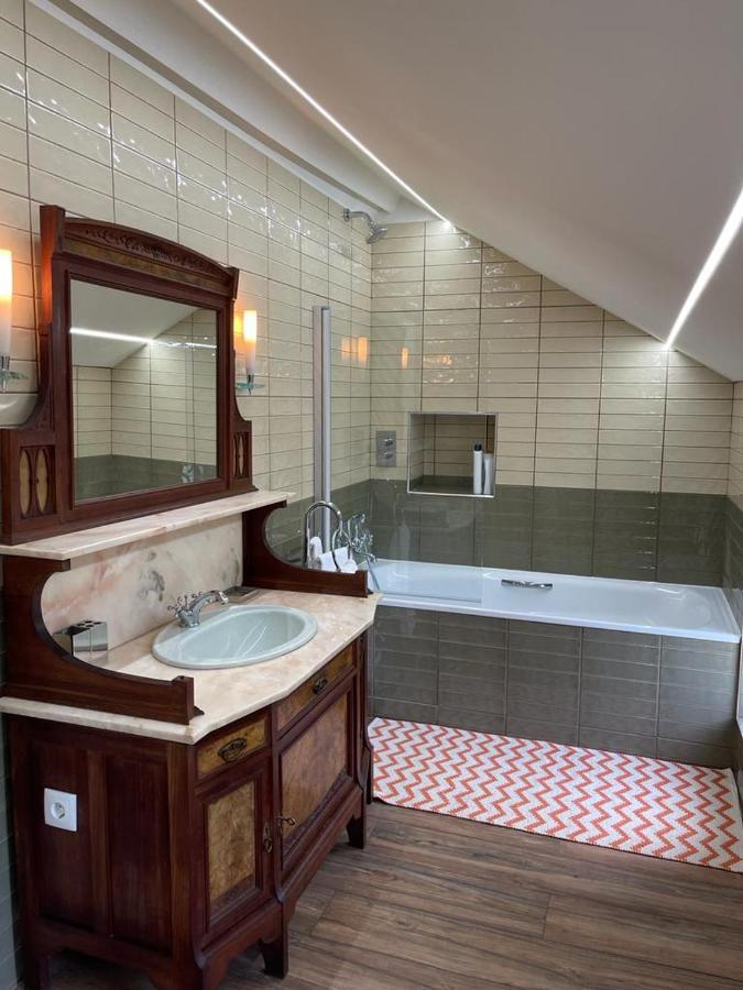 Vintage Balcony Guesthouse โอวาร์ ภายนอก รูปภาพ