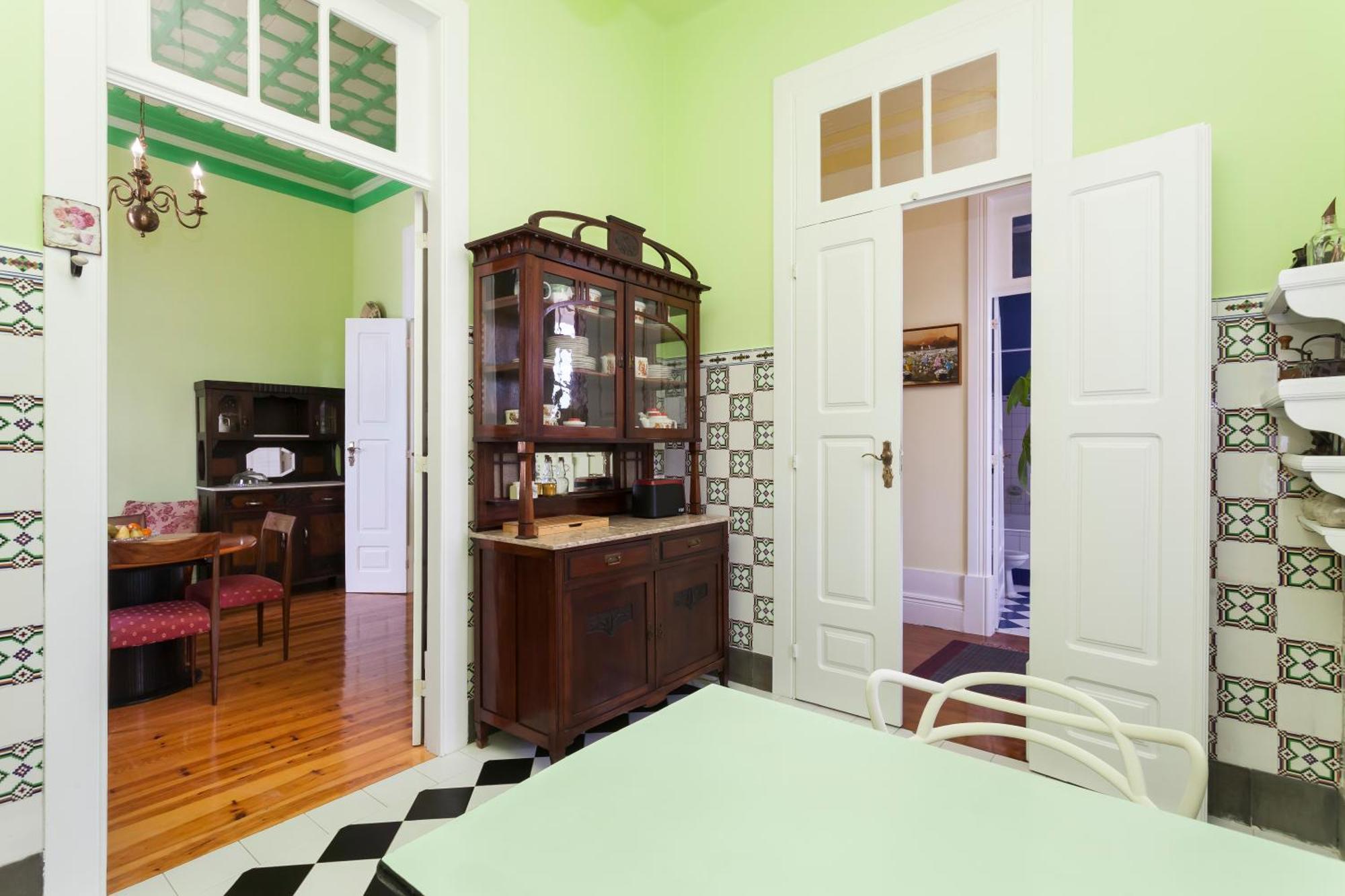 Vintage Balcony Guesthouse โอวาร์ ภายนอก รูปภาพ